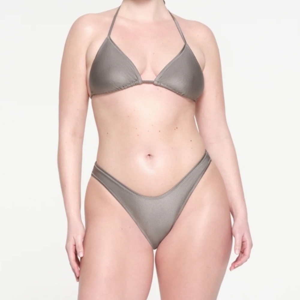 🩶 SKIMS SWIM NWT Cheeky Tanga Bottoms In Chrome 🩶